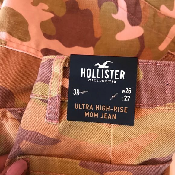 HOLLISTER Ultra High Rise Mom Jeans Pink Camouflage Size 3 - Picture 3 of 8